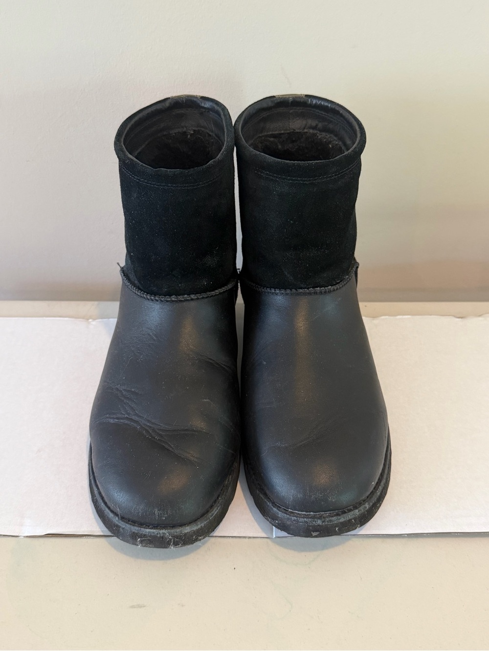 UGG Men’s Classic Toggle Waterproof Boots Black Size 11